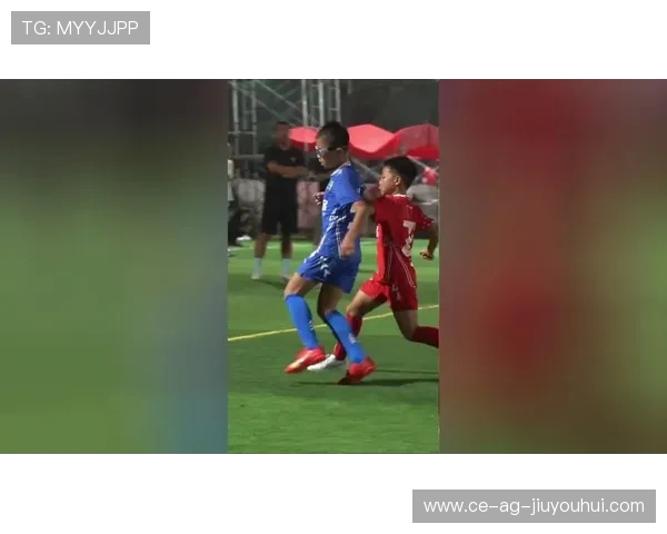 足球小将AI真人对战开启全新体验 引领虚拟足球竞技革命